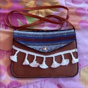 Hand made cross body shoulder pursue brown color